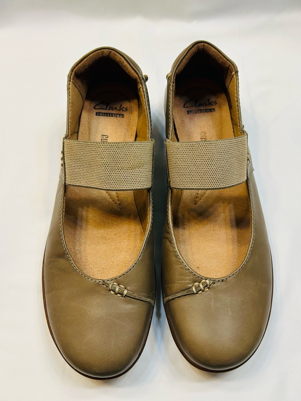 Clarks Mary Jane “Medora Elie” Slip-On Flats with Elastic Strap. New Without Box